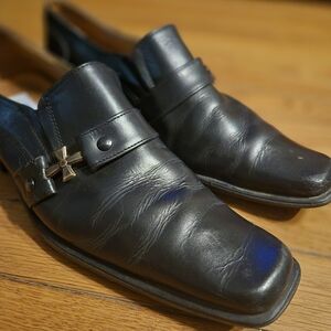 Men's black leather loafers